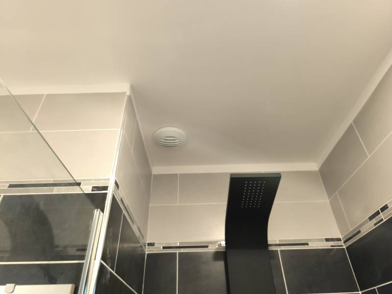 Comprendre et traiter une extraction VMC insuffisante dans une salle d’eau à Dax